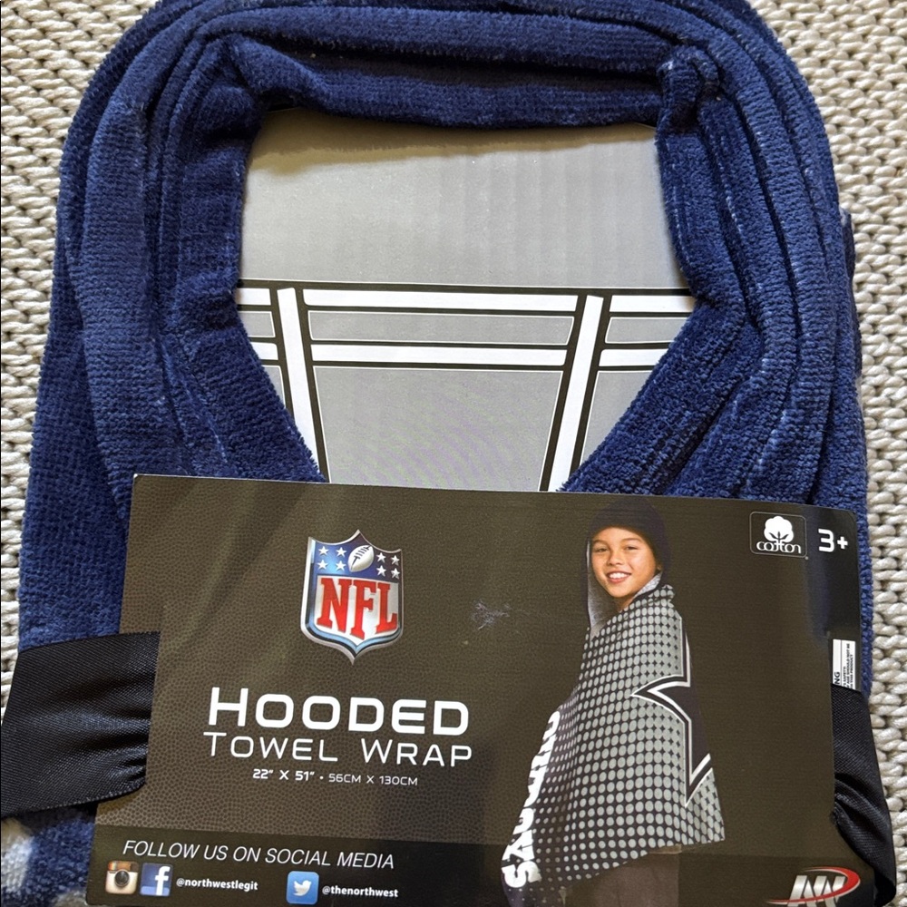 Towel hooded wrap NFL Dallas Cowboys new 22" x 51" childs new ages 3+ cotton